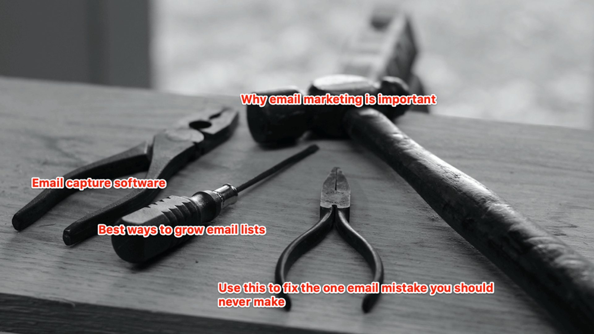 Hartholzwerkzeuge, die E-Mail-Erfassungstools darstellen