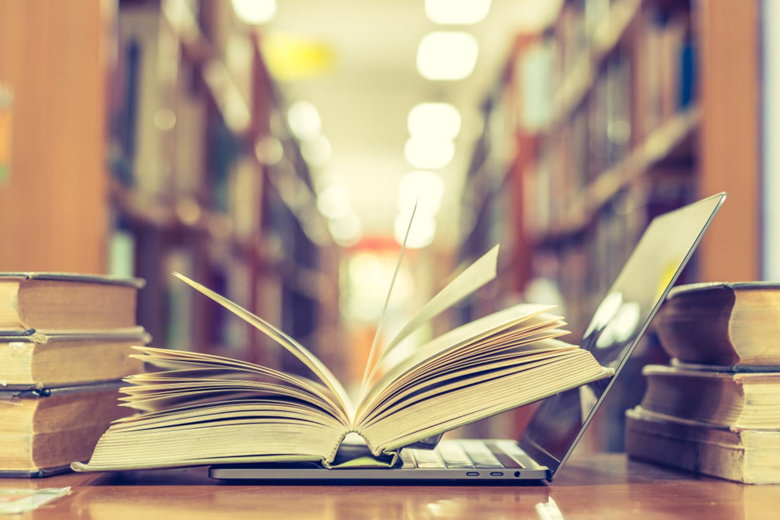 Casa do Saber is a school for debate and the dissemination of knowledge.