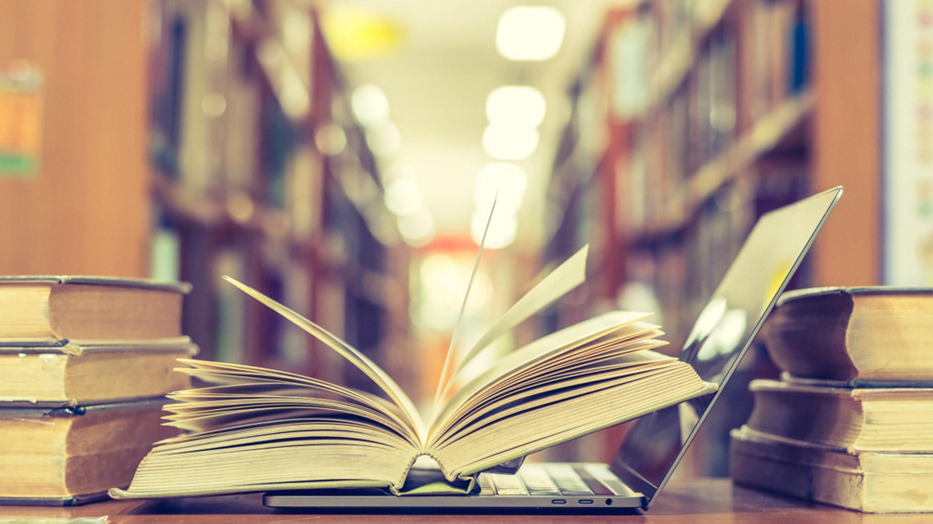 Casa do Saber is a school for debate and the dissemination of knowledge.